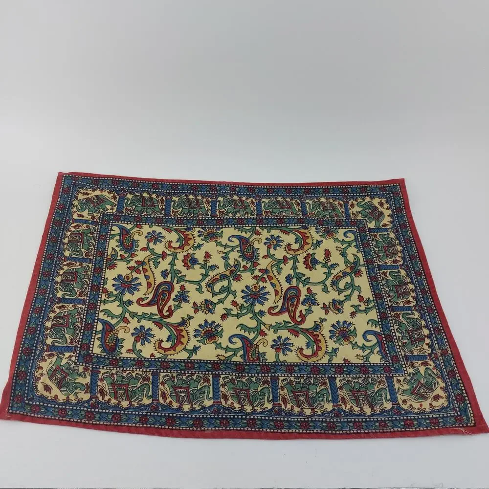 Unbranded placemats red
